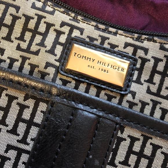 Vintage Tommy Hilfiger Crossbody/ Shoulder Purse - Picture 1 of 8